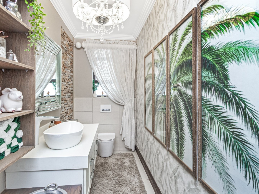 5 Bedroom Property for Sale in Pecanwood Estate North West